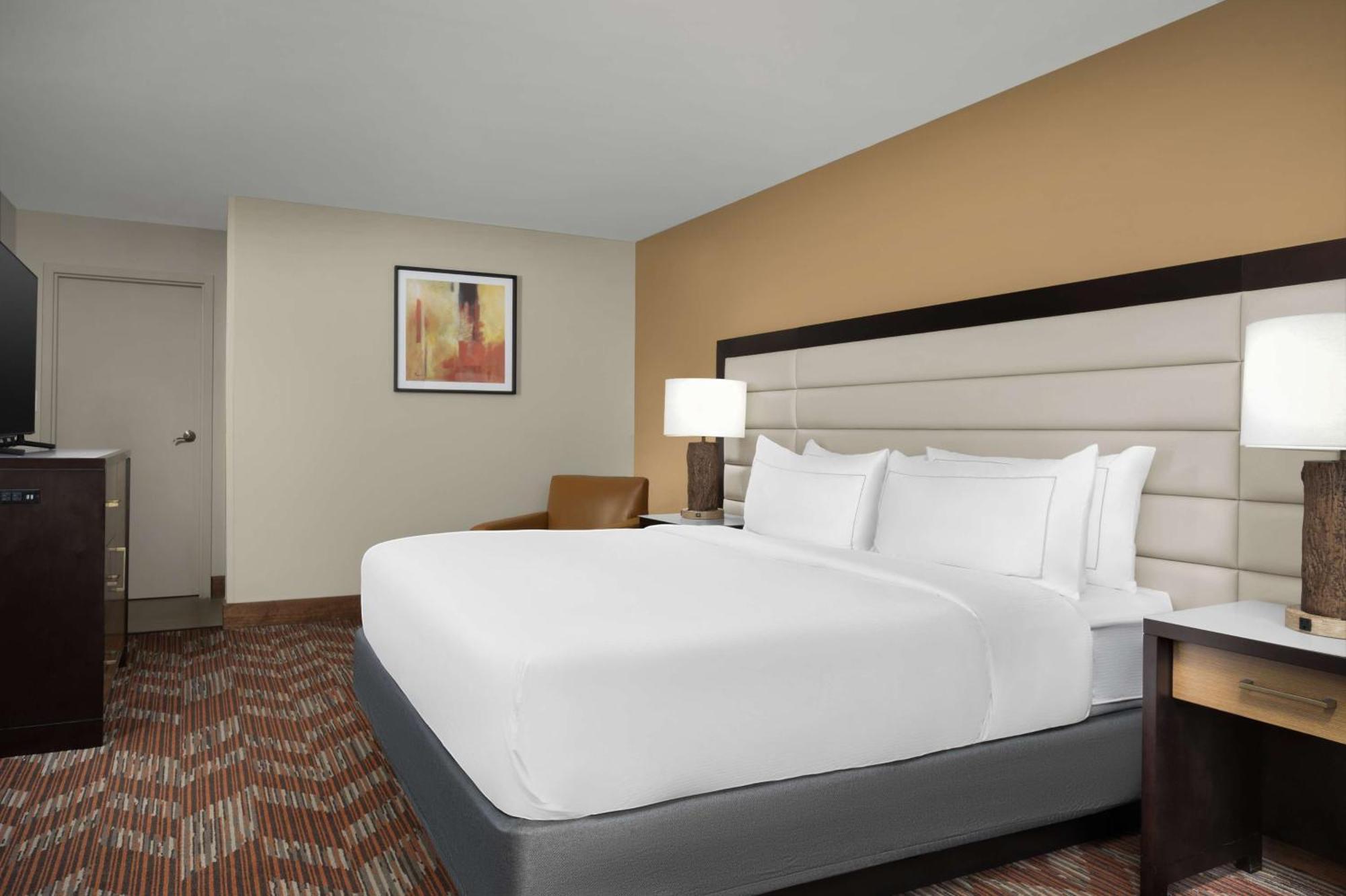 Doubletree By Hilton Greensboro Airport Exterior foto